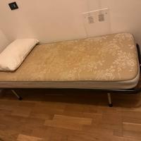 Letto singolo con materasso
