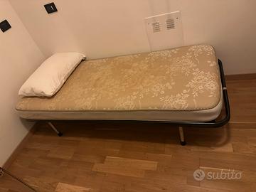 Letto singolo con materasso