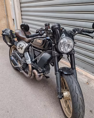 Ducati Scrambler 800 Café Racer