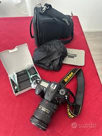 Nikon Reflex D7100 + obiettivo Nikkor 18-200mm