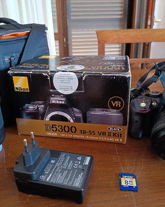 Nikon D 5300 con 2 obiettivi 