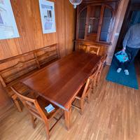 Tavolo e sedie per 8 persone