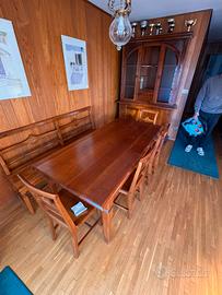 Tavolo e sedie per 8 persone