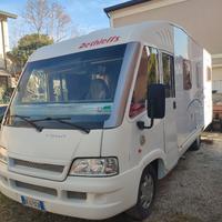 Motorhome 2 letti matrimoniali+ garage