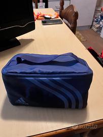 Beauty case a marchio Adidas