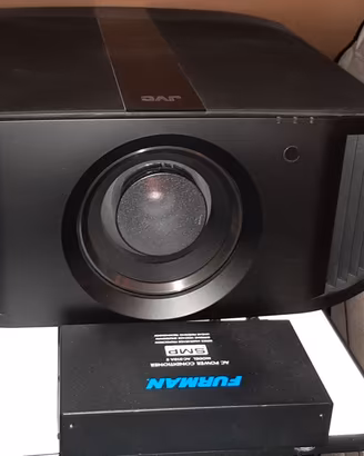 JVC PROIETTORE NZ8 PARI AL NUOVO