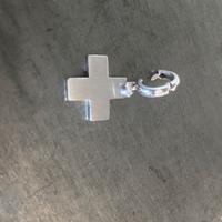 Croce in oro bianco con diamante
