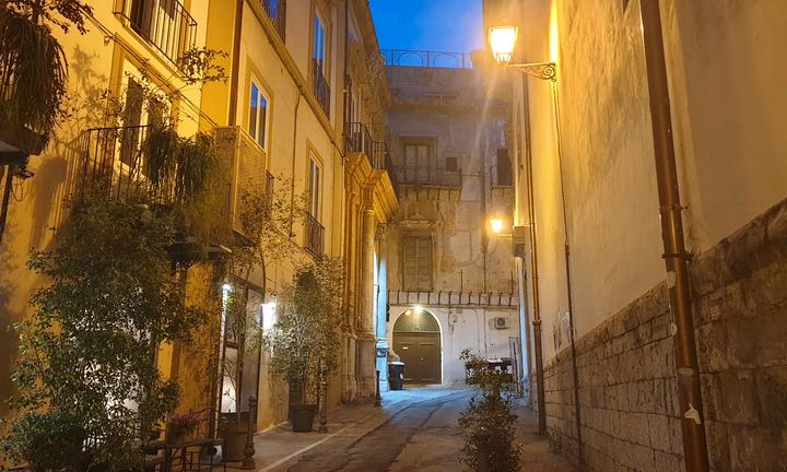 Attico per Hotel Boutique con 7 suite e terrazzo