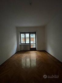 Palazzo / Stabile di 60 m² con 3 locali a Torino
