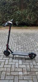 MONOPATTINO ELETTRICO M12 E-SCOOTER 8,5 INCH 25KM