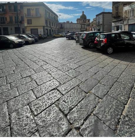 Piazza Mercato- Locale