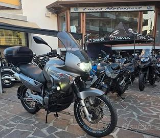 Honda Transalp 650 tua a 65 euro al mese poi decid