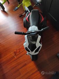 Moto BMW per bambini molto bella e varie funzioni