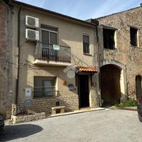 CASA SEMINDIPENDENTE A VENAFRO