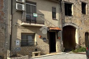 CASA SEMINDIPENDENTE A VENAFRO