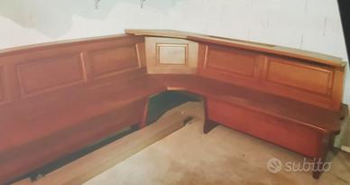 Panca ad angolo fatta da un falegname