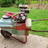 Pompa per viti e frutteti con carriola e motore