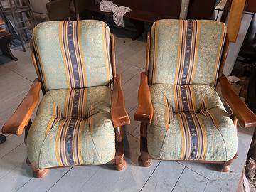 Coppia di poltrone piu divano