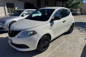 Lancia Ypsilon 1.2 69 CV 5 porte S&S Gold