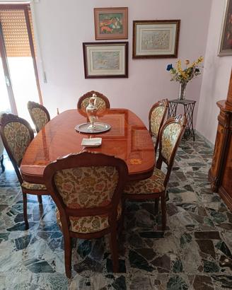 sala da pranzo con parete attrezzata 