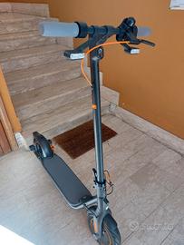 Segway Ninebot F40I Monopattino (Scooter) + Regali