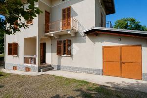 CASA INDIPENDENTE A LESSONA
