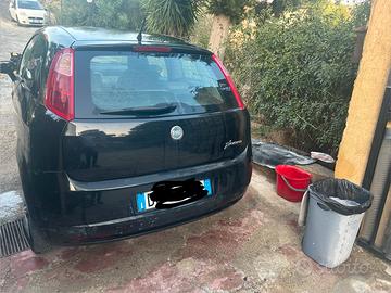 Fiat grande punto nera