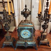 Antico Orologio dorato con 2 candelieri 