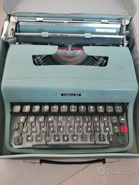 Macchina da scrivere Olivetti Lettera 32 