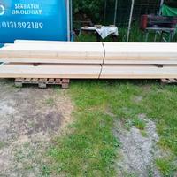 Travetti e tavole in legno mai utilizzati