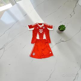 Completino Calcio Bayern Monaco Rosso Taglia M
