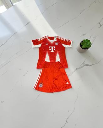 Completino Calcio Bayern Monaco Rosso Taglia M