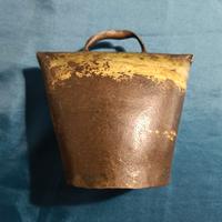 Campanaccio Antico in Ferro Battuto 15x15 cm – Ogg