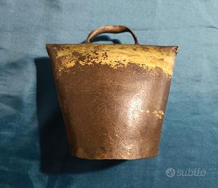 Campanaccio Antico in Ferro Battuto 15x15 cm – Ogg