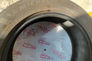  Pneumatici estivi € 200