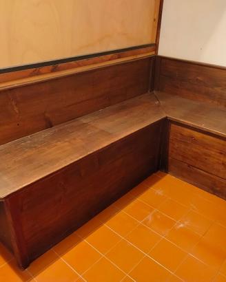 SEDUTA LEGNO AD ANGOLO