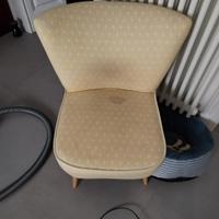 poltroncina Maison du Monde gialla