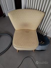 poltroncina Maison du Monde gialla