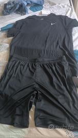 pantaloncino più maglietta 
