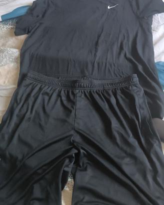 pantaloncino più maglietta 