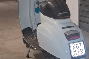 Piaggio Vespa 50 Special (V5B3) - 1976