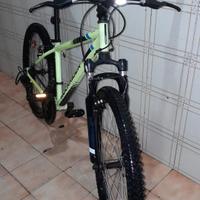 Bici Btwin Rockrider ST500.
Misura 24.