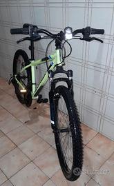 Bici Btwin Rockrider ST500.
Misura 24.