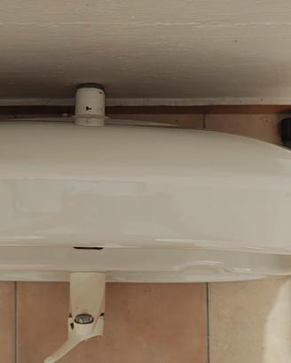 Lavandino per bagno con miscelatore 