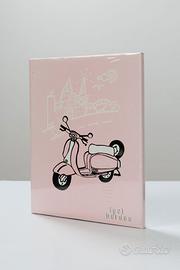 Album a fogli per raccogliere ed attaccare le foto