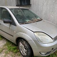 Ford a pezzi o intero