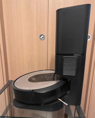iRobot Roomba i7+ robot aspirapolvere