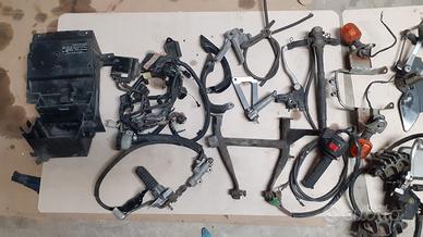 Kawasaki ZR7 ricambi vari (leggi bene descrizione)