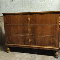 Comò in radica di noce dell'800