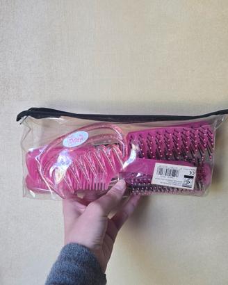 set di spazzole e pettini per capelli